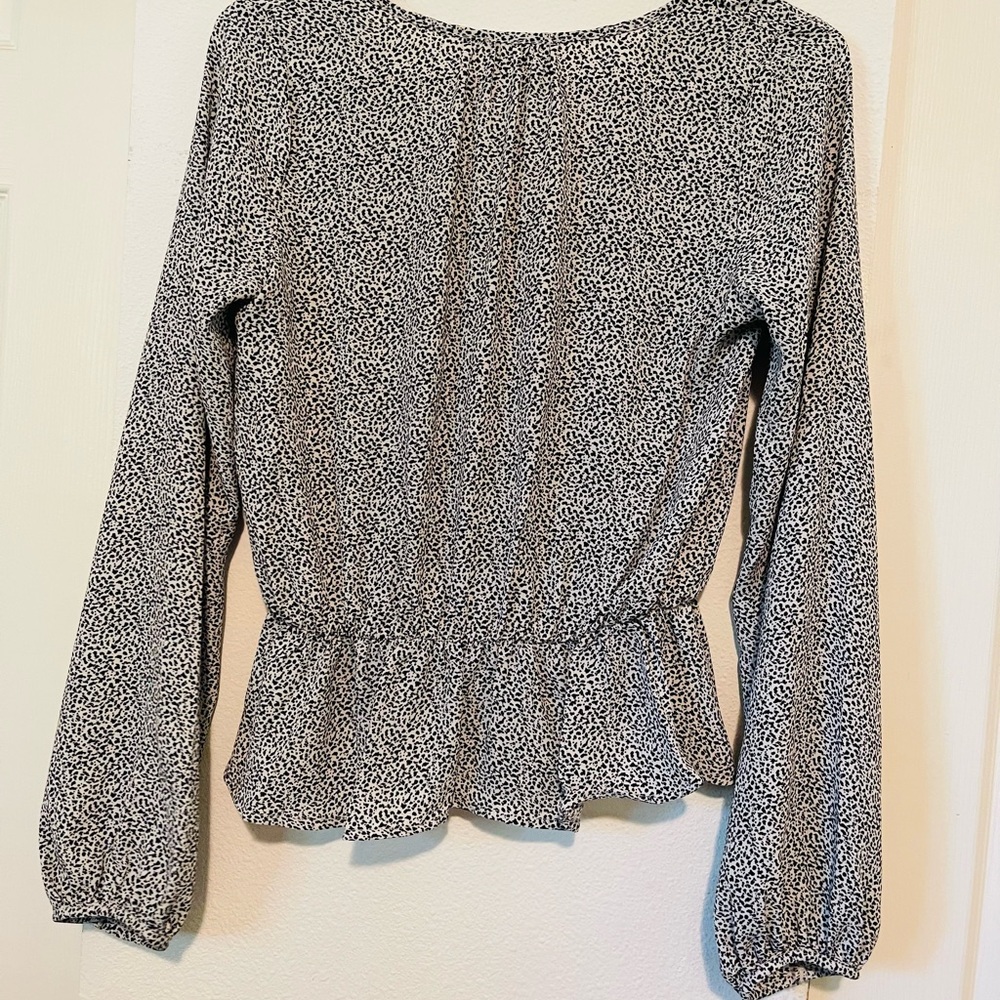 Like new women  SIENNAS SKY BLOUSE
